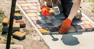 Профессиональная укладка плитки на смеси в Белой Калитве в октябре