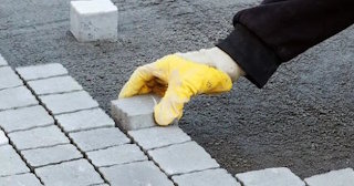 Укладка тротуарной плитки 50 на 50 в Белой Калитве в октябре