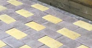Укладка тротуарной плитки вокруг дома в Белой Калитве - цены от 830 руб.