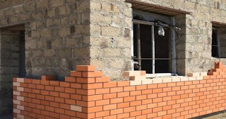 Профессиональная облицовка цоколя дома в Белой Калитве в октябре